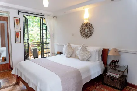 Hob House Отели рядом с достопримечательностью «Виллидж Маркет»