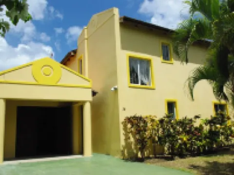 SUMMER SALE Stunning 3 Bed Child Friendly Villa, Private Pool. St James, Hotels in Prospect