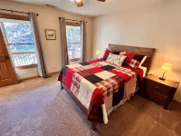 Secluded Cabin near Great Smoky Mts, Game room Hotels near Noon