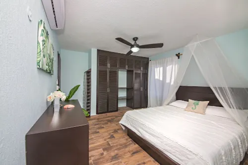 2bed apt with 2 bikes included and fiber optic internet