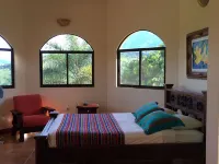 Toucans, Mountains & Waterfalls! Jungle Villa, 5-8 BR, with full staff.