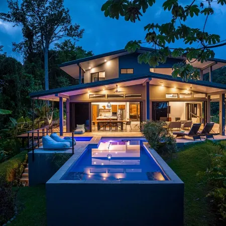 New Luxury Home - 180 degree Ocean Views - Pool/Hot tub -Sleeps 11 - Chef avail Отели в г. Савегре
