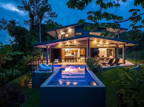 New Luxury Home - 180 degree Ocean Views - Pool/Hot tub  -Sleeps 11 - Chef avail