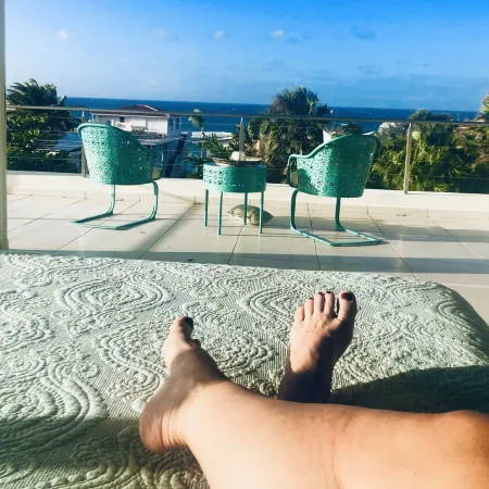 Casa Bravo-Premier BEACH VIEW- Shacks Beach-Near Villa Montana Beach Resort
