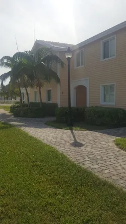 Luxury Ocean Villa 3 Bed / 3 Bath in Bimini Bay