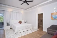 THE SUN SEEKER VILLA 6 Bedrooms, fully staffed with butler & private chef.