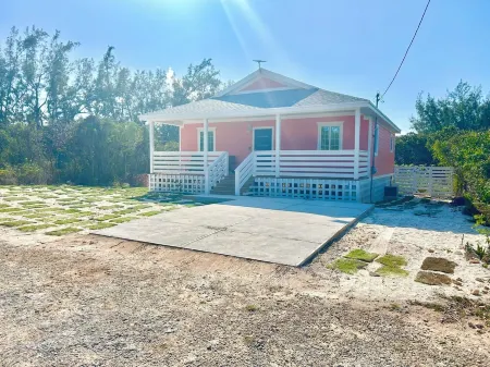 Mama Lou's Hide-A-Way