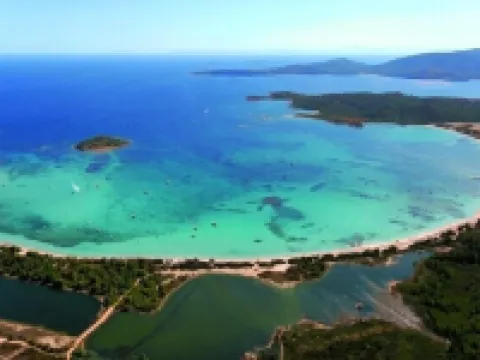 San Cipriano (St Cyprien) 6 pers conditioned villa, in residence Hotéis em Lecci