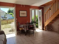 Quiet gite with garden 300 m from Le Guichet rer station