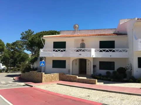 Spacious South Facing Apartment - Private Pool Terrace WiFi AirCon