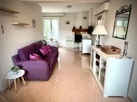 Charming 2-bedroom Provencal Cottage in Peaceful Venasque with Heated Pool
