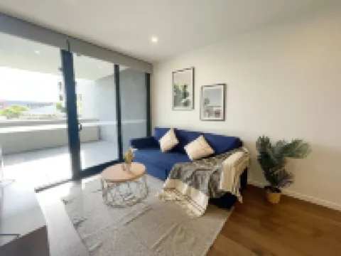 Specious apartment in Kingston, centrally located place.