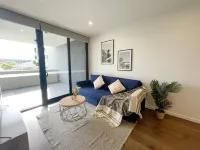 Specious apartment in Kingston, centrally located place.