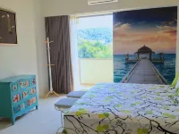 Seaside, heart of Batu Ferringhi beach, luxury home stay