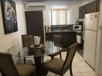 Free WiFi Free PARKING Free Cable-The BEST 2 Bedrm 1 Ba unit near grocery store!