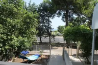 At the home of Marta two rooms with private garden