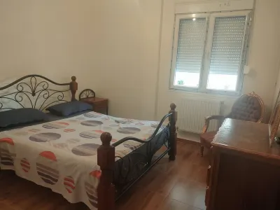 Un f 2 Bien Aménagé Pour vos Vacances et Passage à Annaba โรงแรมใน