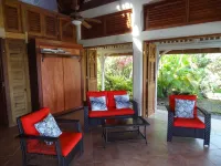 Beautiful, secluded, open plan cottage with spectacular sea views