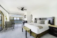 Puerto Vallarta amazing Beachfront Home, Chef included, heated infinite pool.