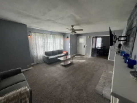 Cozy, Clean & Pet-Friendly – Near Kirksville High Hotels in Adair County