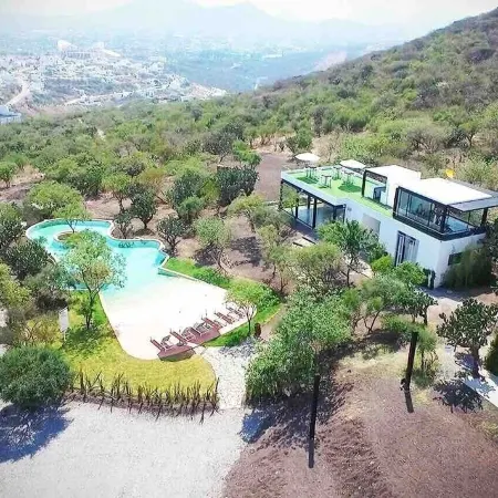 Casa Moderna con Recamara en Planta Baja, Juriquilla