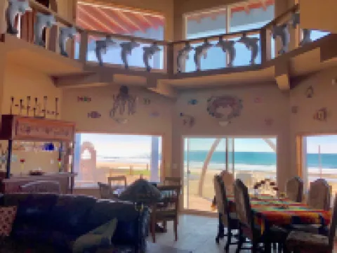 Stunning 5,000 square foot 7 bedroom Beach front home! Sleeps 22