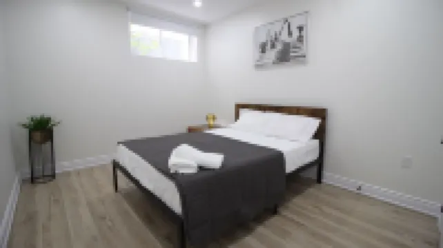 Beautiful Separate Unit near GrandRiver & Kiwanis Park