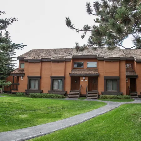 Snowcreek II 269 Pet-Friendly, Remodeled, on the Snowcreek Meadow by RedAwning