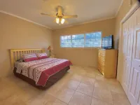 Soledad One ‘Beautiful And Modern, Comfort And Convenience With Island Flair Hotels in 