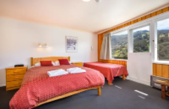 Kasees Apartments & Mountain Lodge