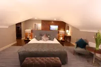 Vaughan Lodge Hotel