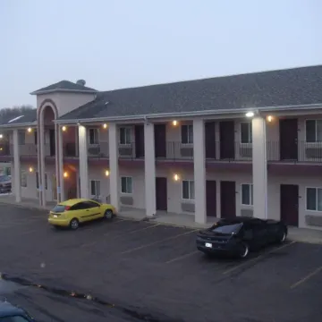 Townhouse Inn & Suites Omaha