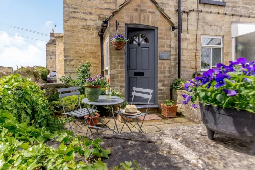 Cabbage Hall Cottage Hotels in Wetherby