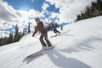 Mountain Modern 3 Bedroom Condo, Sleeps 10! Condo Hotel a Alta