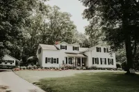 The Bond 1835 Hotels in Spafford