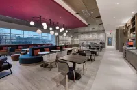 Home2 Suites by Hilton Lumberton - breakfast