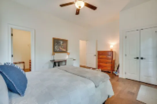 Walk to Historic Maryville: True Southern Getaway! Hotels in 