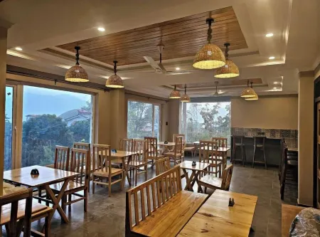 Yecha House - Mountain & Lake View Retreat, Bhimtal