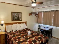 Whitetail Creek Resort Hotels in South Lawrence