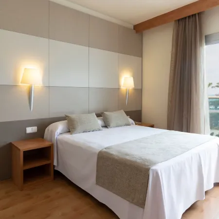 Golden Taurus Aquapark Resort Отели в г. Пинеда-де-Мар