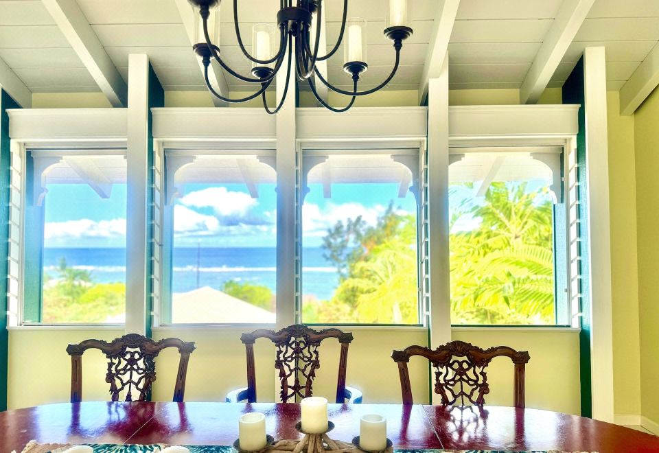 빅 아일랜드 리트리트의 평화로운 정원 전경