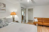Rural Retreat Near Golf Courses in Ottawa Lake! Hotel di Dundee