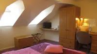 River Hotel