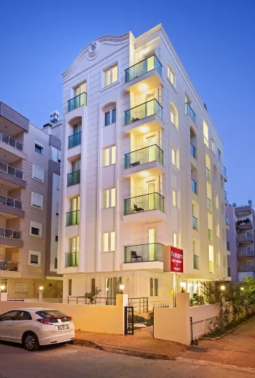 The Room Hotel & Apartments