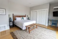 The Newport Lofts - 194 Thames Street - Apartment