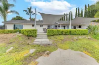 2 Mi to Lake Poway: Mtn-view Escape w/ Patio! - Alojamientos