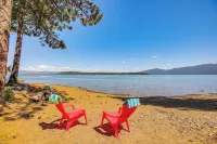 Walk to Lake Almanor: Prattville Cabin w/ 2 Decks! - 3-Star