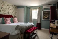 The Lamb Inn Hotels in Longbridge Deverill