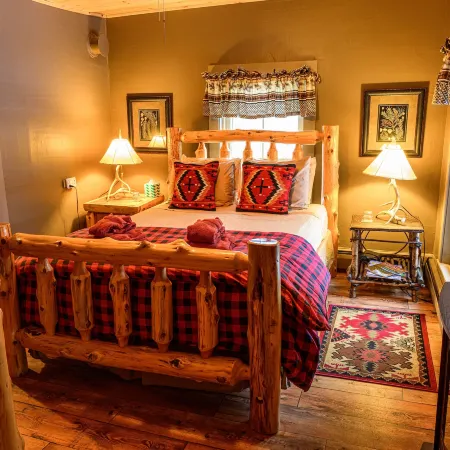 RoosterComb Inn
