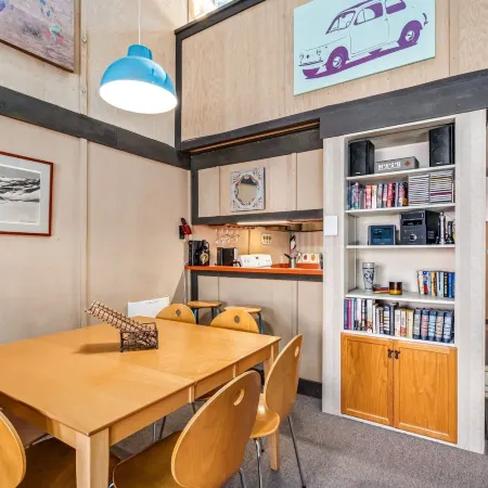 Sunny, Spacious & Pet Friendly - Creekside #39
